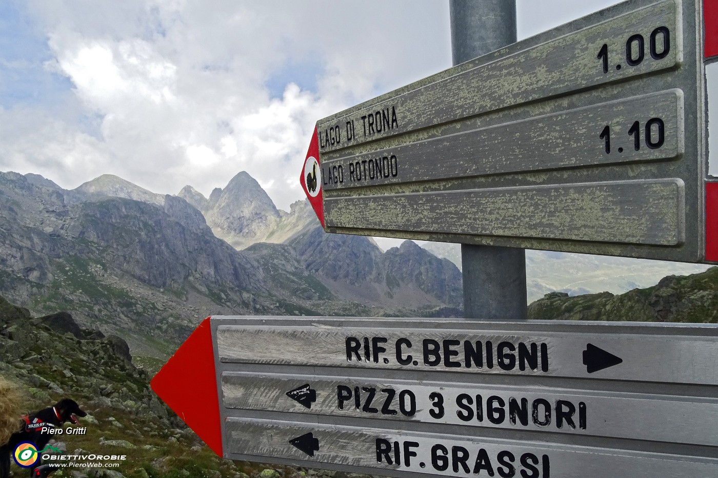 32 Al Passo Bocca di Trona (2224 m) direzione Lago Rotondo.JPG -                                